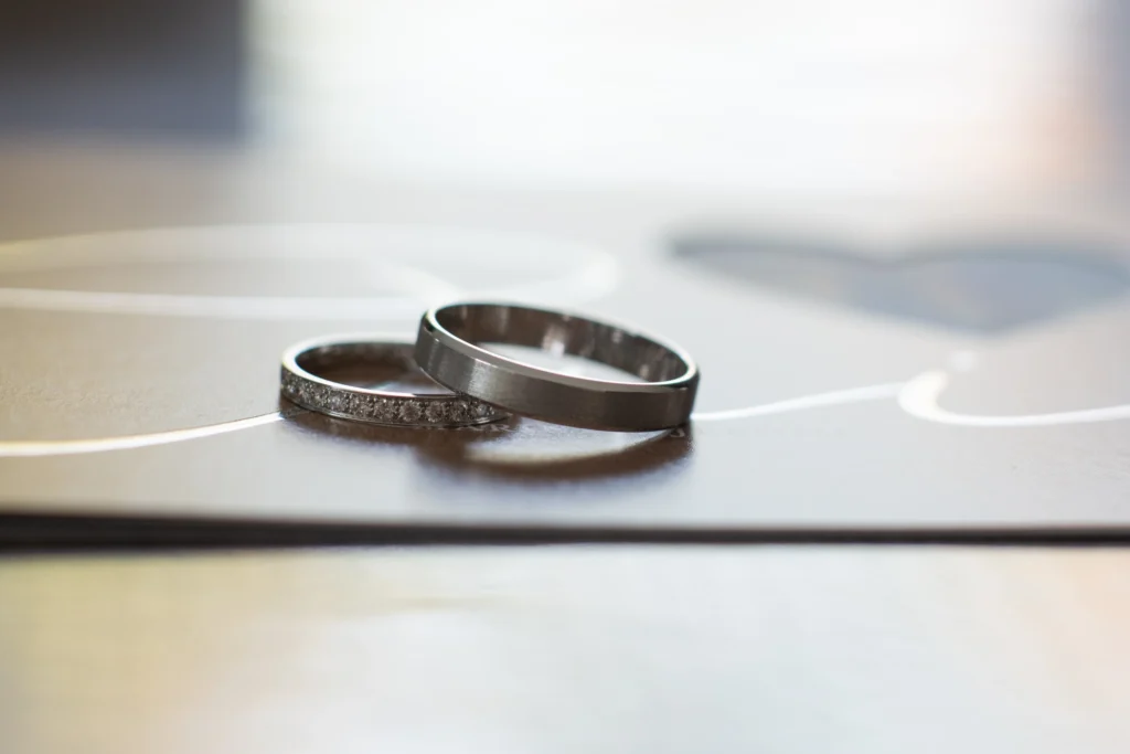 photo des alliances, prise par le photographe Quentin Viel