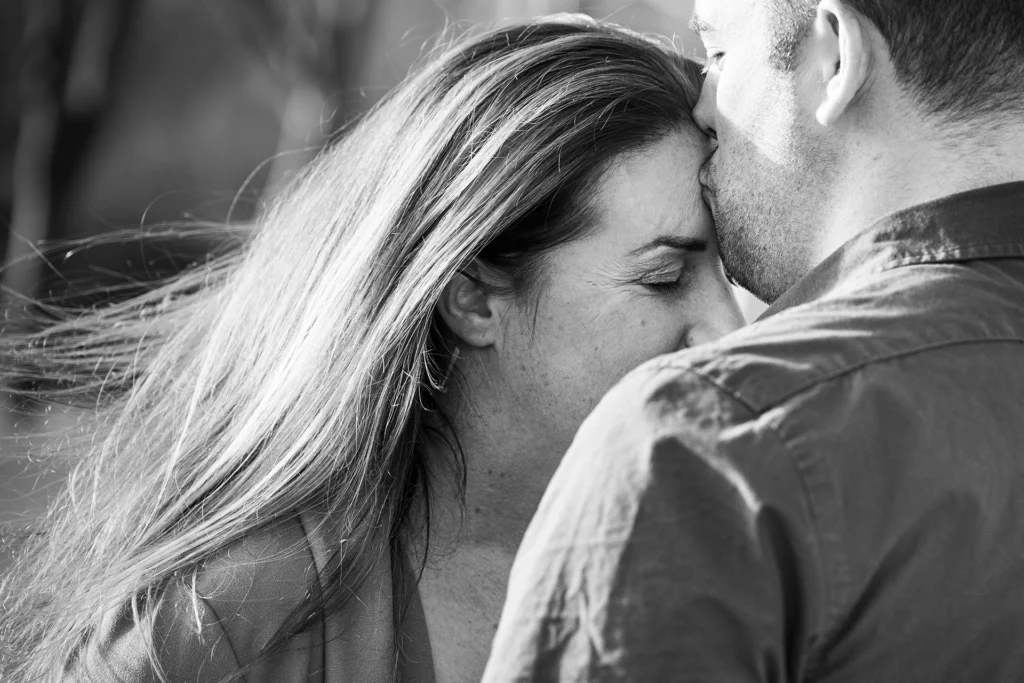 Une séance couple avant mariage dans le Loiret, une bulle d'amour dans lieu magnifique.