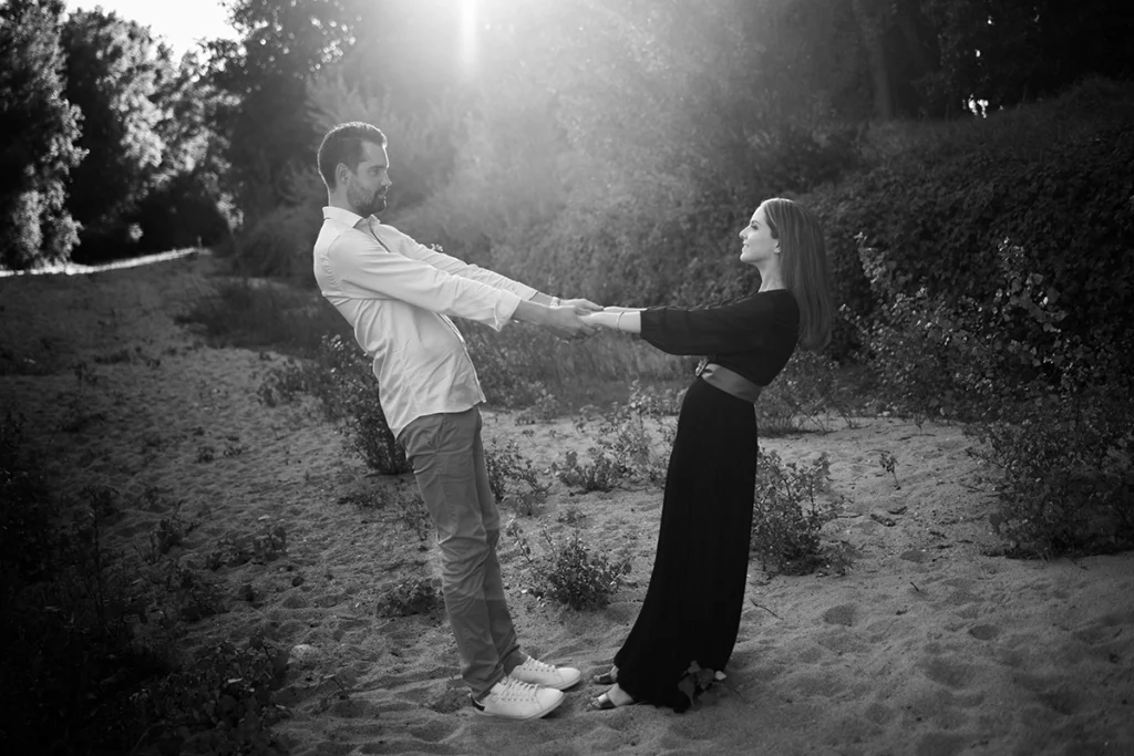 séance photo couple en bord de loire à Orléans lors d'une fin de journée